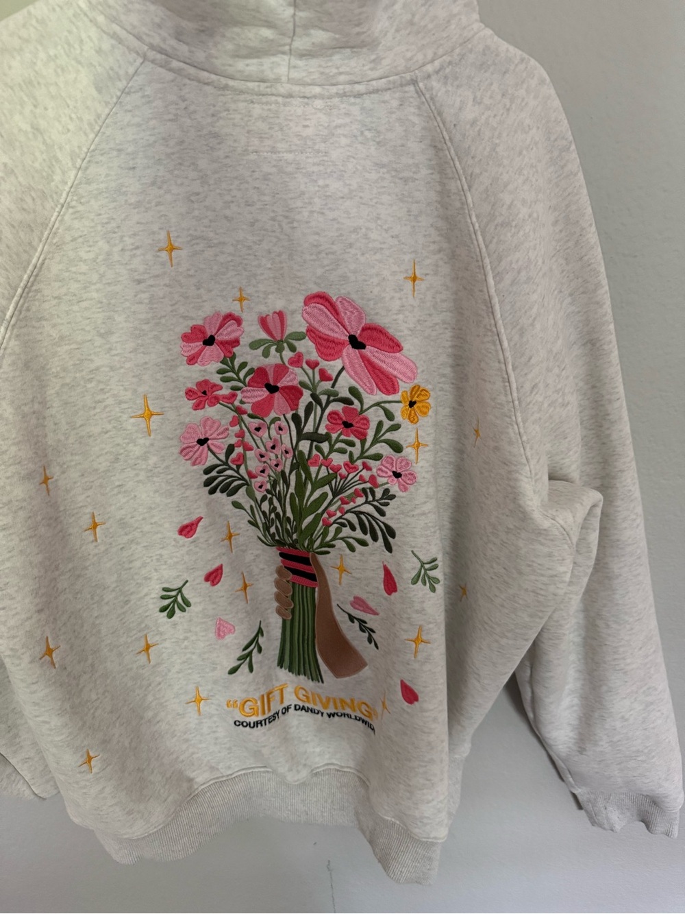 Dandy “gift giving” oversized sweatshirt - Picture 2 of 3